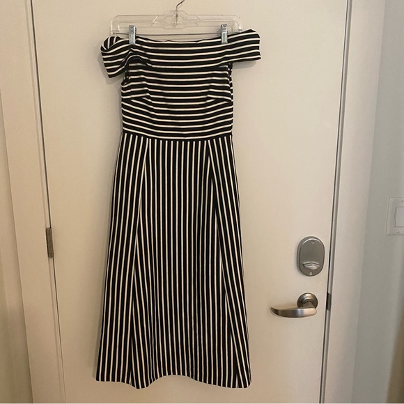banana republic black and white off the shoulder midi length dress - Picture 2 of 6